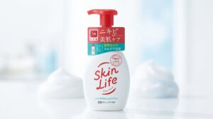 スキンライフ薬用泡のふんわり洗顔の商品パッケージを白背景で大きく見せた清潔感のあるアイキャッチ画像